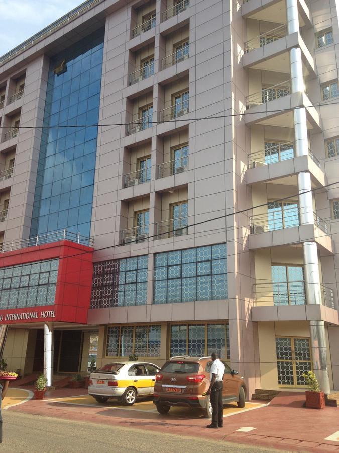 דואלה Noubou International Hotel מראה חיצוני תמונה