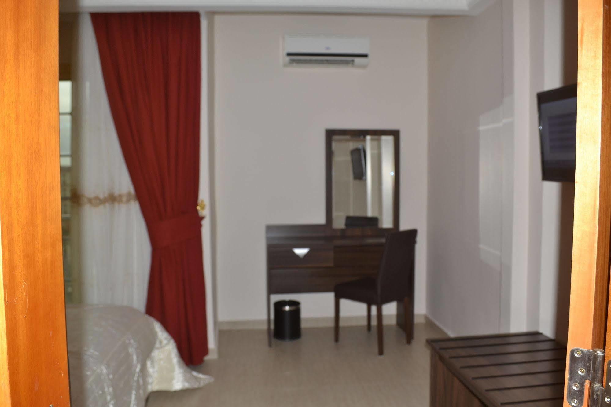דואלה Noubou International Hotel מראה חיצוני תמונה